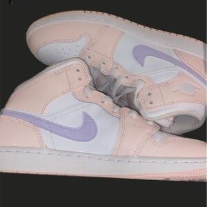 New Jordan 1 amid- Pink Wash /.Violet